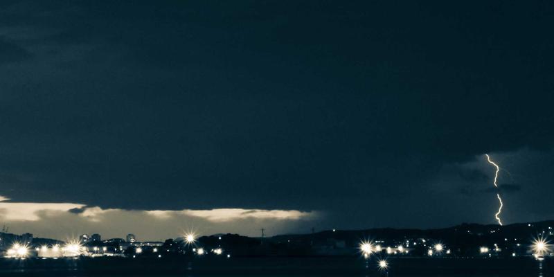 中国政府强化食品药品安全监管：追溯体系与风险防控机制如何提升公共服务质量